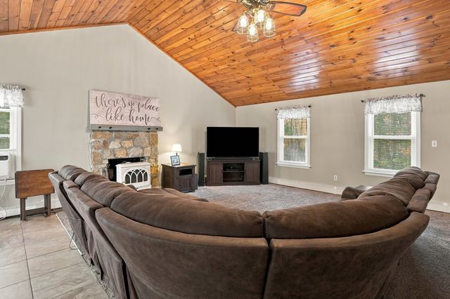 23 Talon Drive, Millville, MA 01529