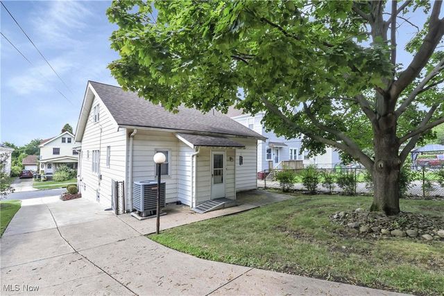 4729 E 90th Street, Garfield Heights, OH 44125