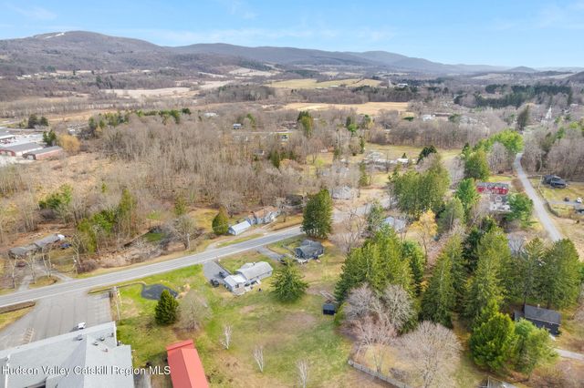 9377 New York 22, Hillsdale, NY 12529