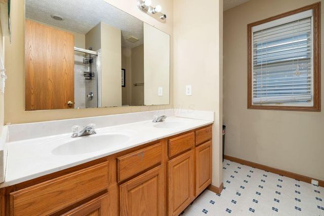 2120 Sunrush Court, Grove City, OH 43123