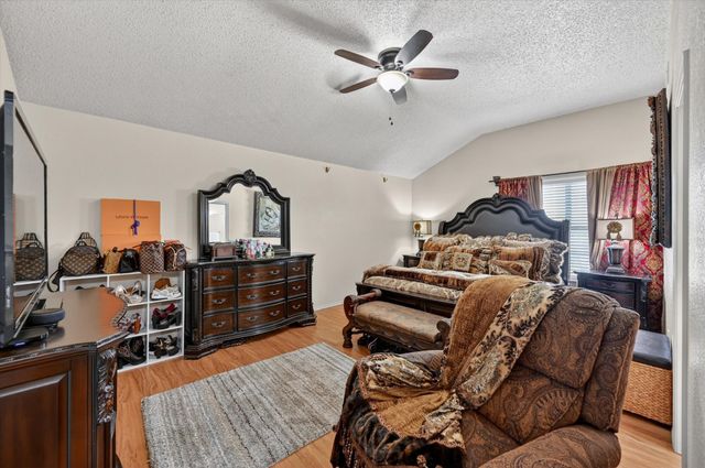 525 Berryhill Drive, Mansfield, TX 76063