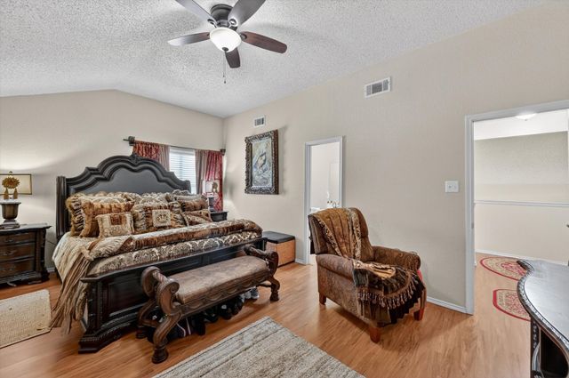 525 Berryhill Drive, Mansfield, TX 76063
