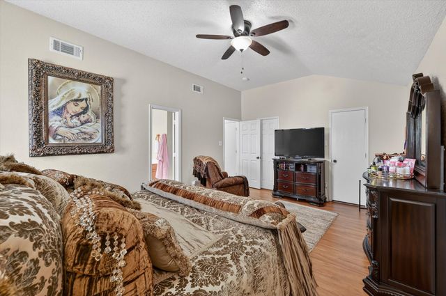 525 Berryhill Drive, Mansfield, TX 76063