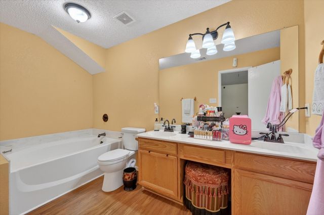 525 Berryhill Drive, Mansfield, TX 76063