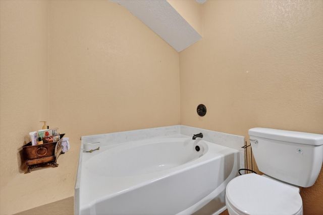 525 Berryhill Drive, Mansfield, TX 76063