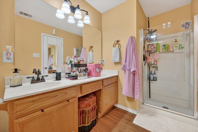 525 Berryhill Drive, Mansfield, TX 76063