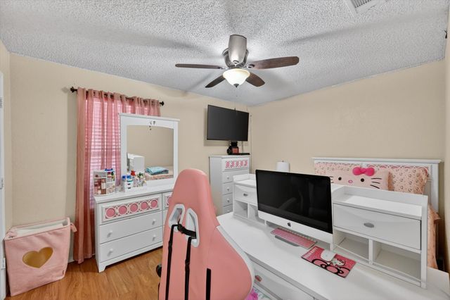 525 Berryhill Drive, Mansfield, TX 76063