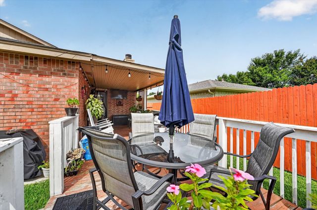 525 Berryhill Drive, Mansfield, TX 76063