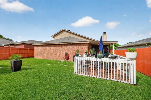 525 Berryhill Drive, Mansfield, TX 76063
