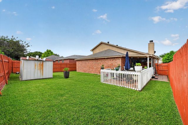 525 Berryhill Drive, Mansfield, TX 76063