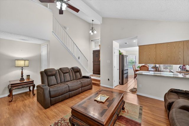 525 Berryhill Drive, Mansfield, TX 76063