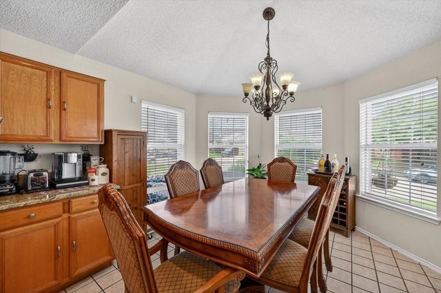 525 Berryhill Drive, Mansfield, TX 76063