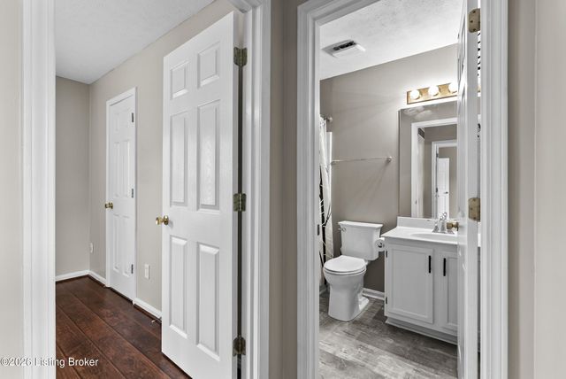 12605 Westport Ridge Way, Louisville, KY 40245