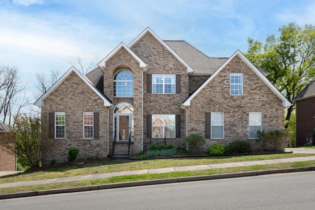852 Fonnic Dr, Nashville, TN 37207