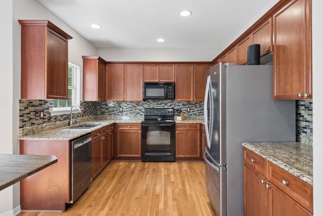 852 Fonnic Dr, Nashville, TN 37207
