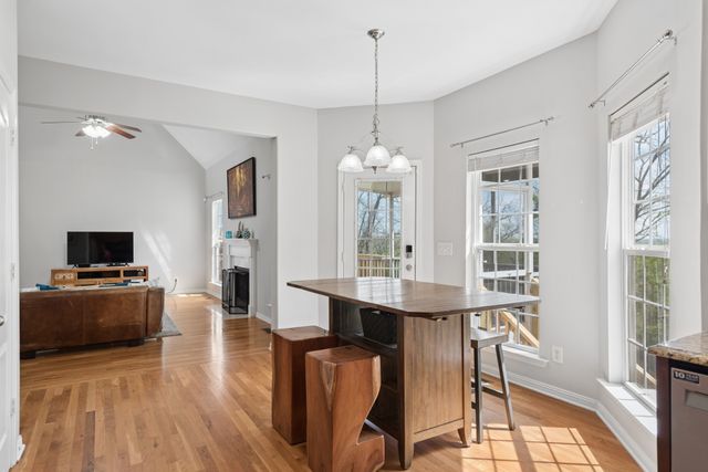 852 Fonnic Dr, Nashville, TN 37207