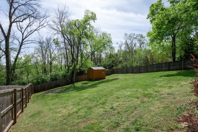 852 Fonnic Dr, Nashville, TN 37207