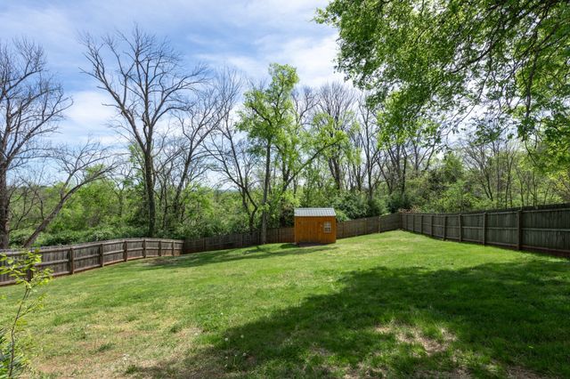 852 Fonnic Dr, Nashville, TN 37207