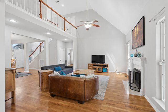 852 Fonnic Dr, Nashville, TN 37207