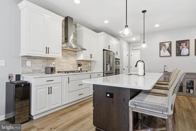 68 PARRY WAY, Ivyland, PA 18974