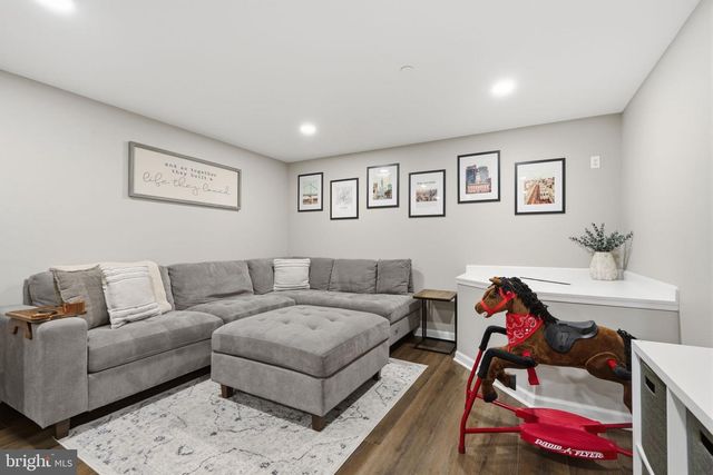 68 PARRY WAY, Ivyland, PA 18974