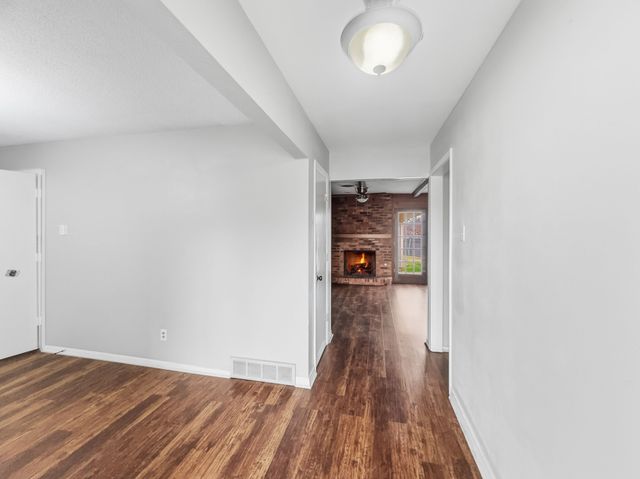 1718 S Story Road, Irving, TX 75060