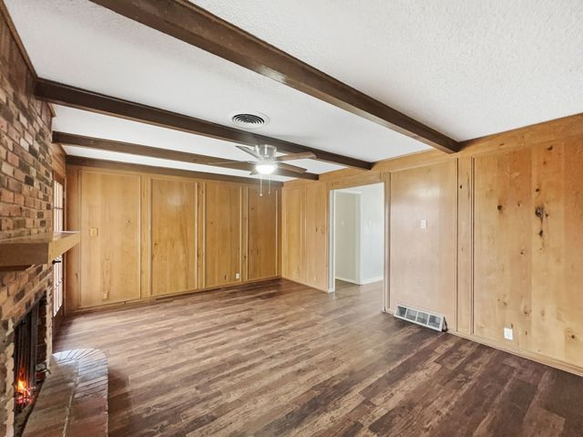 1718 S Story Road, Irving, TX 75060