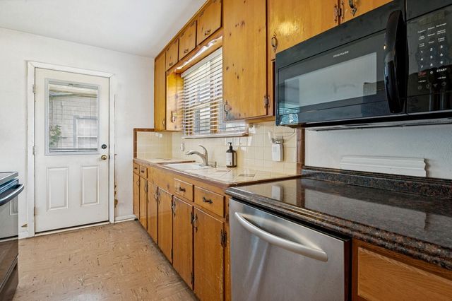 408 Bryan Drive, Arlington, TX 76011