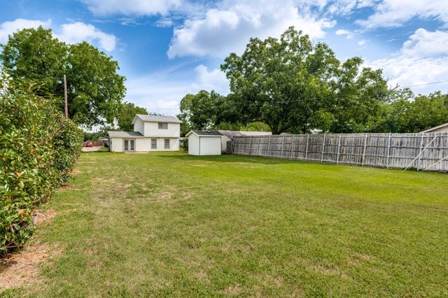 408 Bryan Drive, Arlington, TX 76011