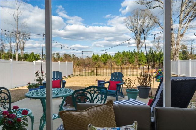 4765 Myrtle West Dr., Loris, SC 29569