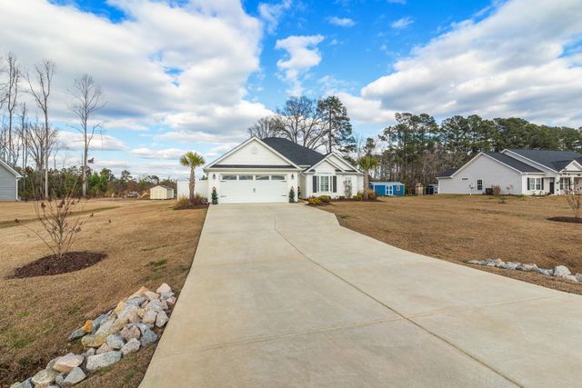 4765 Myrtle West Dr., Loris, SC 29569