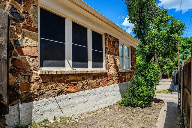 1618 Seevers Avenue, Dallas, TX 75216