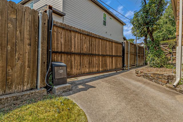 1618 Seevers Avenue, Dallas, TX 75216