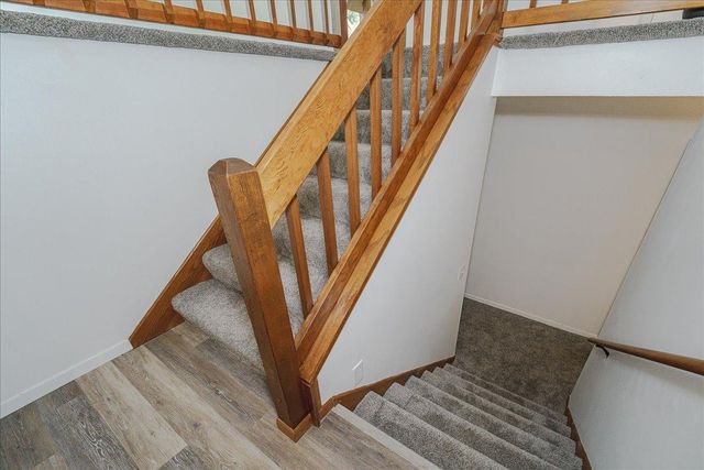 1712 Rio Loma Drive, Burnsville, MN 55337