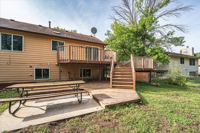 1712 Rio Loma Drive, Burnsville, MN 55337