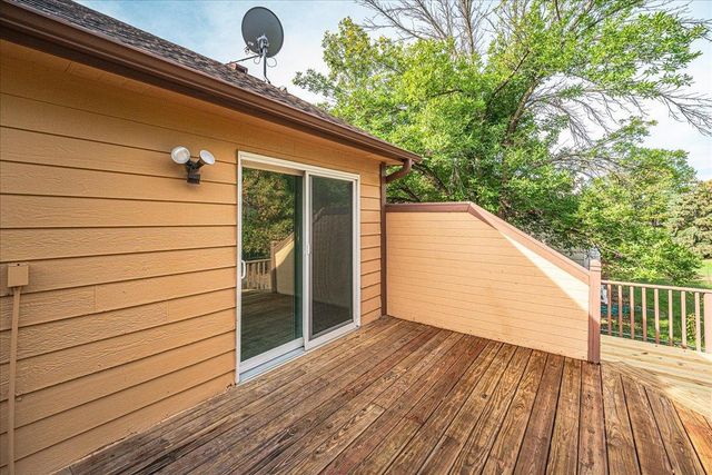 1712 Rio Loma Drive, Burnsville, MN 55337
