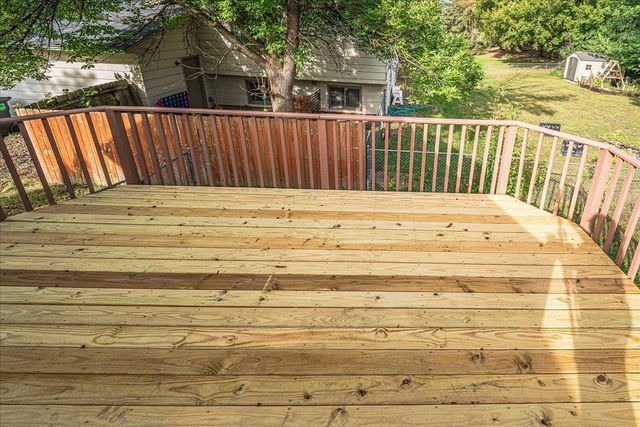 1712 Rio Loma Drive, Burnsville, MN 55337