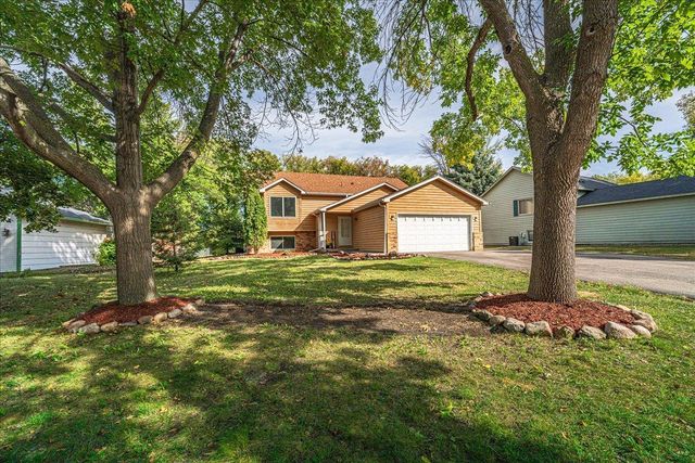 1712 Rio Loma Drive, Burnsville, MN 55337