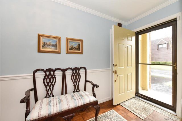 10 Southgate Circle, Massapequa Park, NY 11762