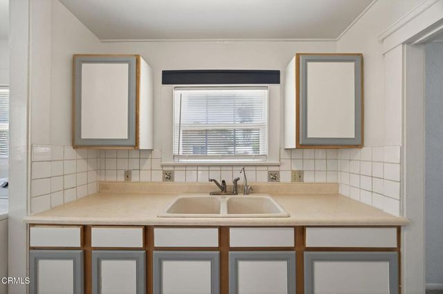 822 E Pleasant Street, Santa Paula, CA 93060