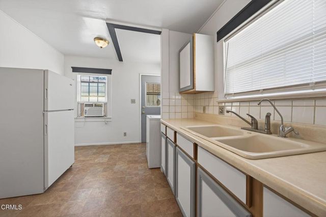 822 E Pleasant Street, Santa Paula, CA 93060