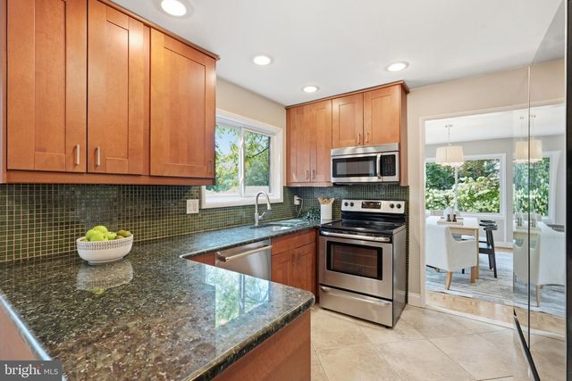 6313 SWORDS WAY, Bethesda, MD 20817