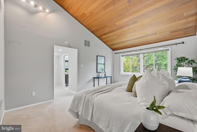 6313 SWORDS WAY, Bethesda, MD 20817
