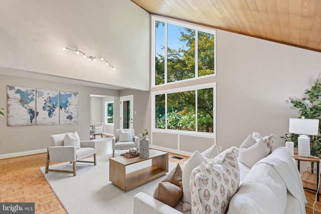 6313 SWORDS WAY, Bethesda, MD 20817