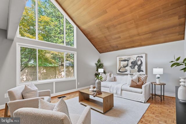 6313 SWORDS WAY, Bethesda, MD 20817