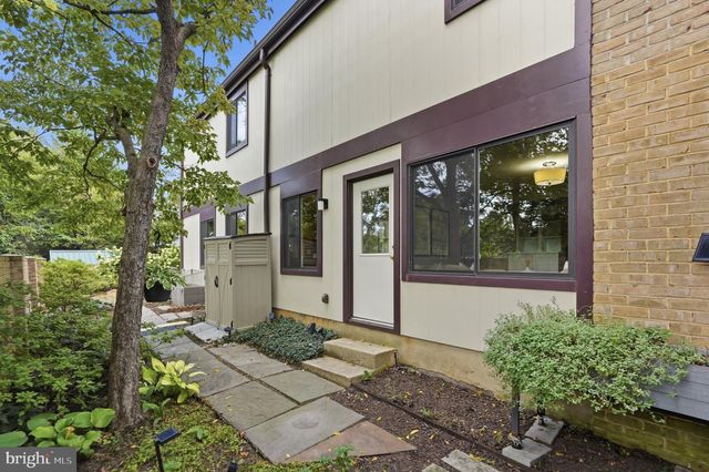 6313 SWORDS WAY, Bethesda, MD 20817