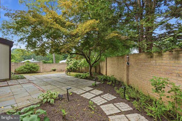 6313 SWORDS WAY, Bethesda, MD 20817