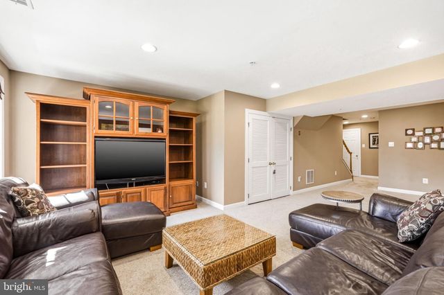 331 VILLAGE WAY, Chalfont, PA 18914