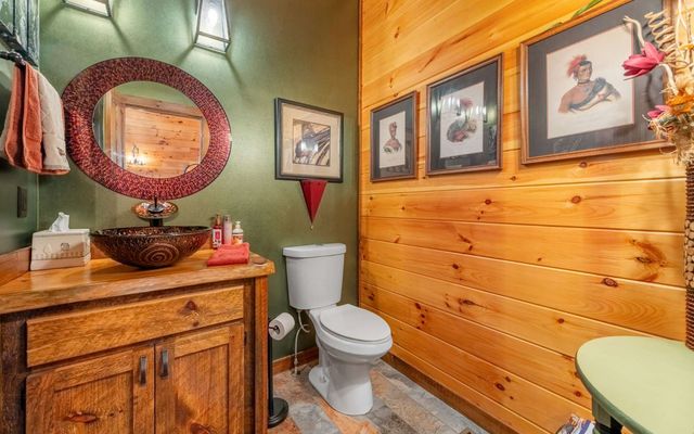 9 Kensington Drive, Mineral Bluff, GA 30559