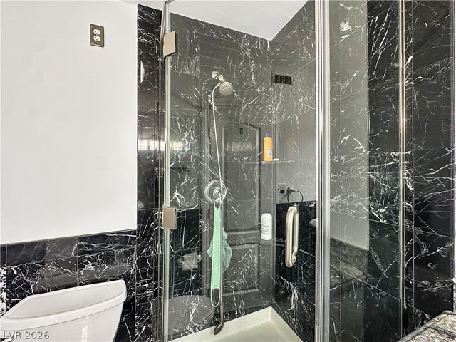 730 South Royal Crest Circle 424, Las Vegas, NV 89169